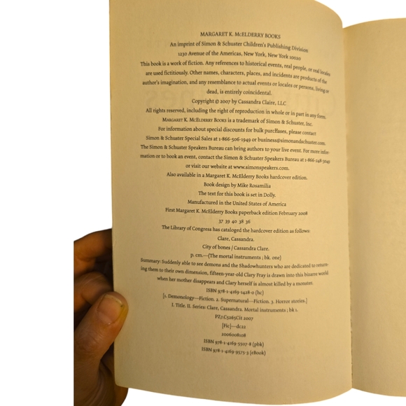 The Mortal Instruments - Book 1 -  City of Bones - Picture 2 of 3